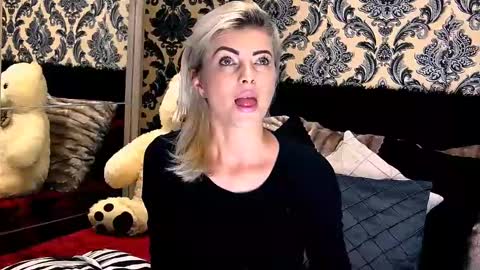 Snapshot of alyblonde chatting on December 2024 10:39:02 AM aly online show from December 2024 10:39:02 AM