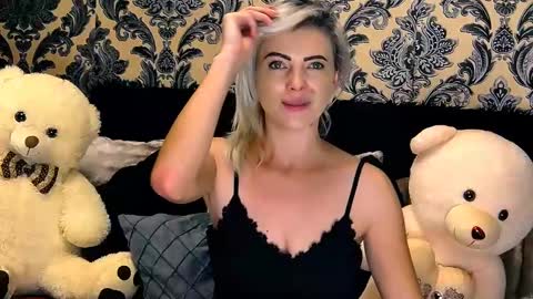 Snapshot of alyblonde chatting on December 2024 12:13:01 PM aly online show from December 2024 12:13:01 PM