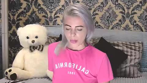 Snapshot of alyblonde chatting on March 2025 10:59:02 AM aly online show from March 2025 10:59:02 AM