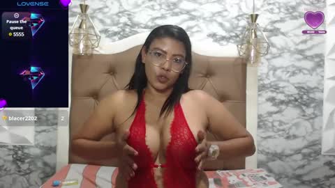 Snapshot of alyson_milf chatting on January 2025 12:27:01 AM alyson online show from January 2025 12:27:01 AM