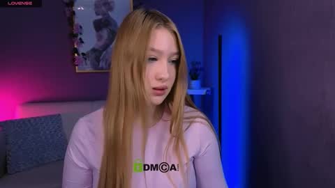 alyssamoan online show from December 2025 08:46:01 PM