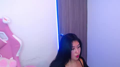 alyy___s online show from November 2025 06:28:02 PM