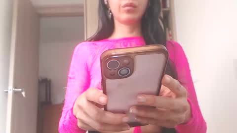 valentia online show from January 2026 05:49:02 PM