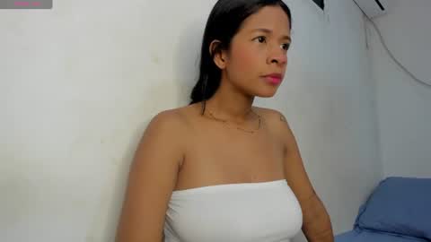 Snapshot of amaia_baez chatting on July 2026 08:47:01 PM AMAIA online show from July 2026 08:47:01 PM