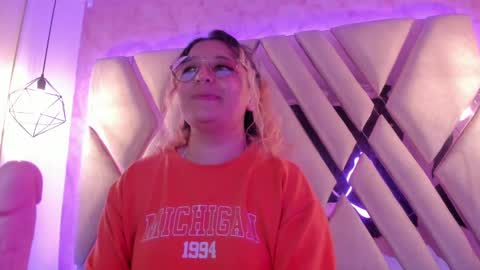 Snapshot of amalia_rosse_ chatting on February 2025 06:10:02 AM Amalia Im Back See you soon this January 7 at 10 pm Colombia time online show from February 2025 06:10:02 AM