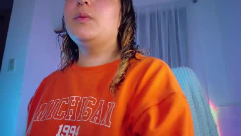 Snapshot of amalia_rosse_ chatting on December 2025 11:54:01 PM Amalia Im Back See you soon this January 7 at 10 pm Colombia time online show from December 2025 11:54:01 PM