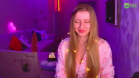 Snapshot of amaliaqueen999 chatting on December 2024 02:54:02 PM Amalia online show from December 2024 02:54:02 PM