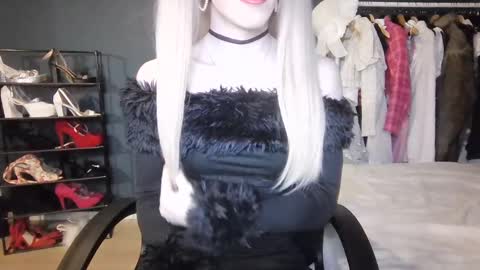 Amalie online show from December 2024 09:48:01 PM