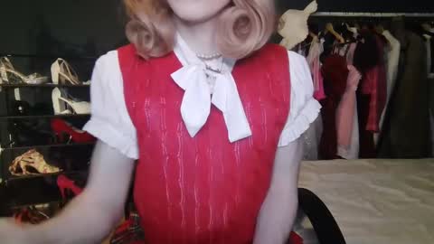 Amalie online show from February 2025 07:14:02 PM