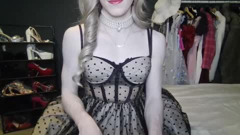 Amalie online show from February 2025 06:54:01 PM