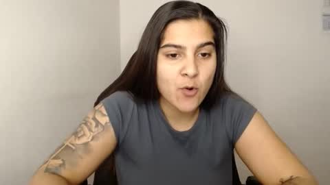 The queen of the biceps  online show from February 2025 09:52:01 PM