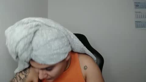 The queen of the biceps  online show from March 2025 06:59:02 PM