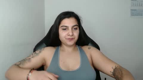 The queen of the biceps  online show from March 2025 10:26:01 PM