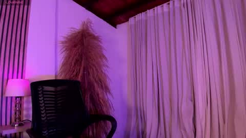 Luisa online show from November 2025 01:48:02 AM