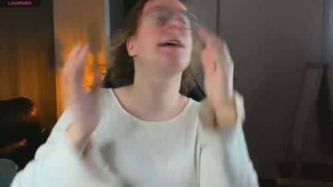 Hi im Amanda online show from October 2025 10:24:01 AM