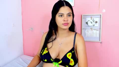 Thalia online show from November 2025 03:38:02 AM