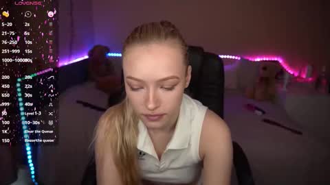 Amanda online show from November 2025 06:35:01 AM