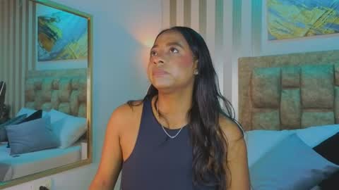 Snapshot of amara_queen_ chatting on May 2026 12:01:01 PM Amara online show from May 2026 12:01:01 PM