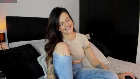 Snapshot of amara_vause chatting on February 2025 01:41:01 AM - A M A R A - online show from February 2025 01:41:01 AM