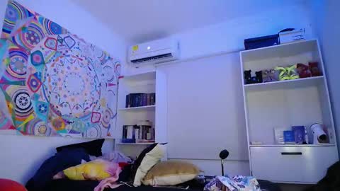 Susan online show from October 2025 09:47:02 PM