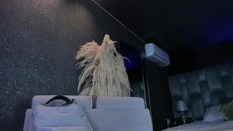 Emily online show from February 2026 09:39:01 AM