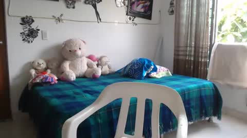 amaris_c online show from October 2025 02:35:02 PM