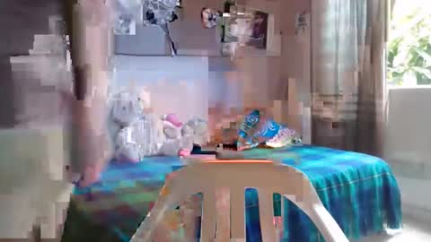 amaris_c online show from October 2025 12:03:02 PM