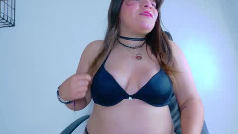 Amaris online show from November 2025 02:35:01 AM