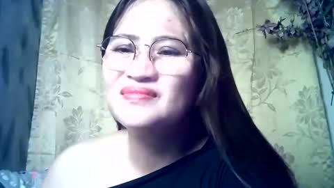 Snapshot of amazing_angel22 chatting on November 2025 05:02:01 PM amazing angel online show from November 2025 05:02:01 PM