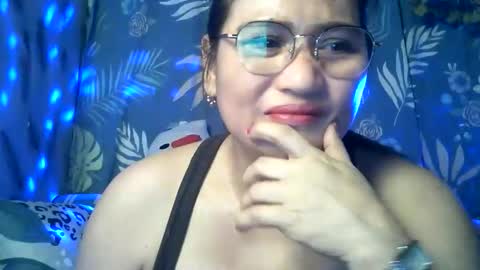 Snapshot of amazing_angel22 chatting on December 2025 05:19:02 PM amazing angel online show from December 2025 05:19:02 PM