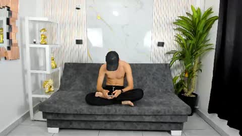 Snapshot of amazinghotgirl_ chatting on July 2026 12:40:01 AM Melek - Andrea - Alez - Fracois online show from July 2026 12:40:01 AM