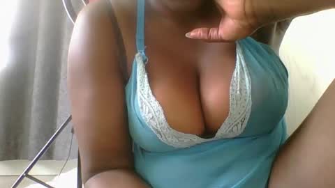 Mia online show from February 2025 09:49:01 AM