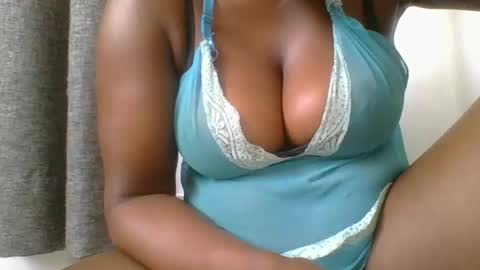 Mia online show from March 2025 07:19:01 AM