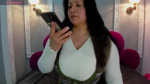   online show from December 2025 09:00:02 PM