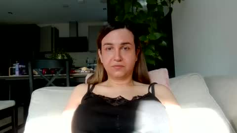 Elena online show from October 2025 12:50:02 PM