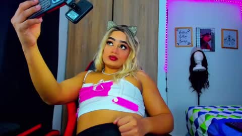 Snapshot of amber_bigcum chatting on July 2026 11:08:02 AM Amber sofia pitter online show from July 2026 11:08:02 AM