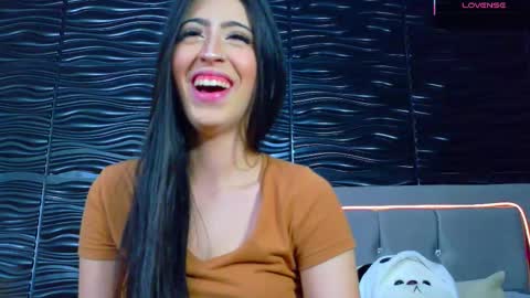 amber_bull online show from October 2025 12:25:01 PM