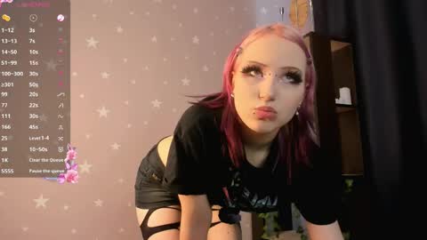Snapshot of amber_glow_ chatting on April 2026 06:27:01 AM Amber online show from April 2026 06:27:01 AM