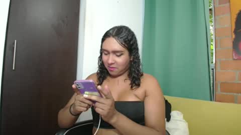 Snapshot of amber_lee20 chatting on January 2025 09:40:02 PM LUISA online show from January 2025 09:40:02 PM