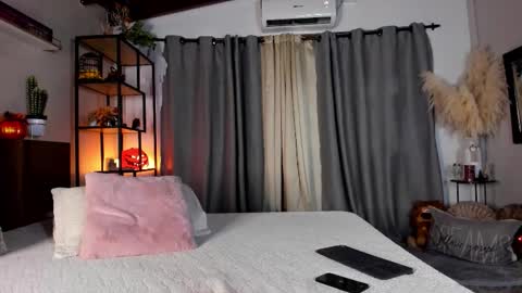 Amber online show from October 2025 08:54:02 PM