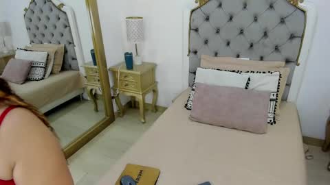 amber_natt online show from May 2026 12:02:02 PM