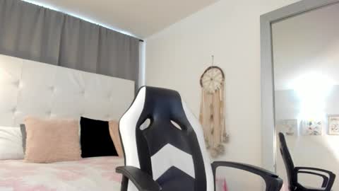 Amber Novoa online show from February 2026 01:36:02 PM