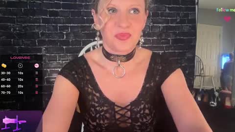 Snapshot of amberjade_aj chatting on October 2025 12:11:01 AM Amber Jade online show from October 2025 12:11:01 AM
