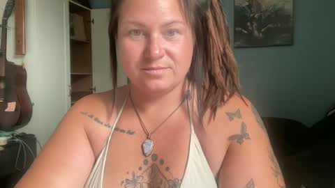 Snapshot of ambermoss7 chatting on July 2026 10:48:01 PM ambermoss7 online show from July 2026 10:48:01 PM