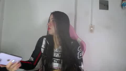 Amber online show from November 2025 01:33:02 PM