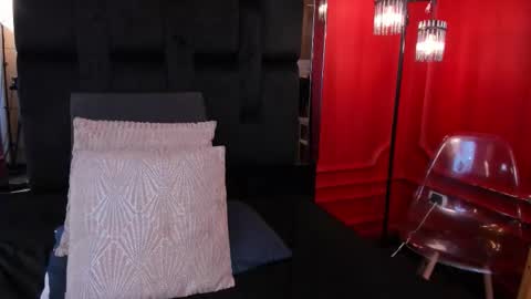 Amber online show from October 2025 05:48:02 PM