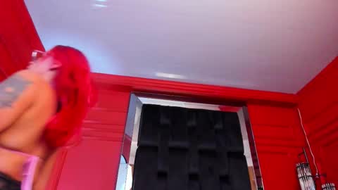 Amber online show from November 2025 07:07:02 PM