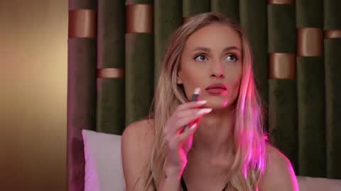 Snapshot of ameliaangell chatting on January 2025 06:14:01 AM Amelia online show from January 2025 06:14:01 AM