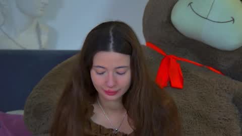 Amelia online show from October 2025 07:03:01 PM