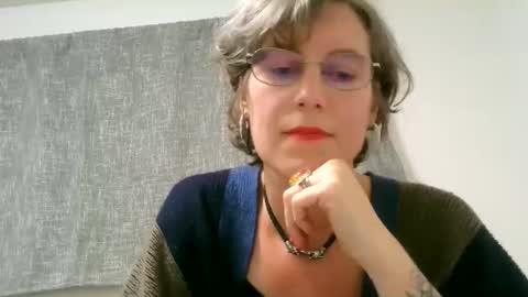 Ameliaishka online show from October 2025 02:37:02 AM